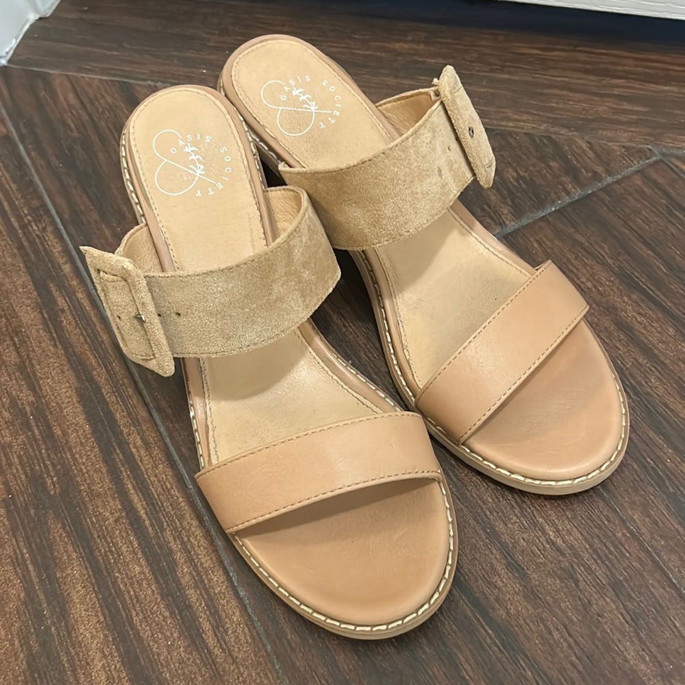 Short stacked nude heel